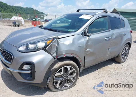2021 Kia Sportage Ex z USA, uszkodzony, nr VIN KNDPNCAC9M7896788